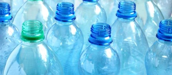 Вода из пластиковых бутылок наносит вред эндокринной системе