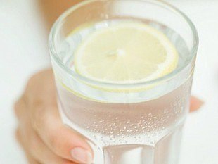 7 ПРИЧИН ВЫПИТЬ СТАКАН ВОДЫ С ЛИМОННЫМ СОКОМ