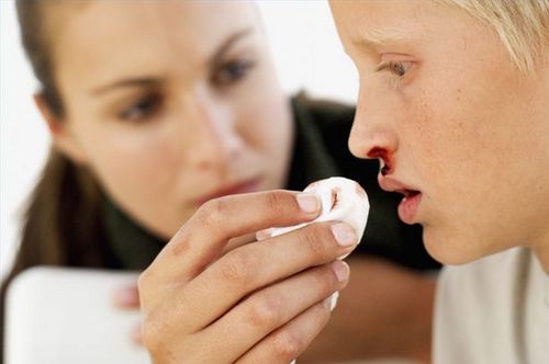 Кровь из носа у ребенка - что делать  