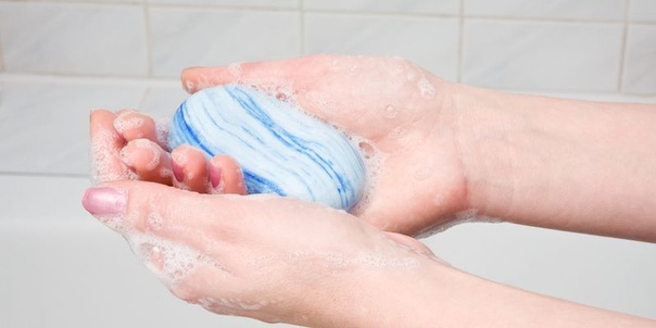 Вирус гриппа живет на пальцах 