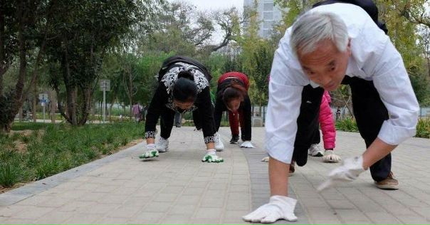 УТРОМ ПРОСНУЛИСЬ - И НА ЧЕТВЕРЕНЬКИ! 