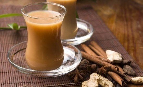 Молоко с Кардамоном стимулирует работу мозга и избавляет от депрессий и усталости. 