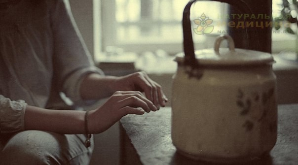 Онa скaзaлa: «Он уже уснул!»,—